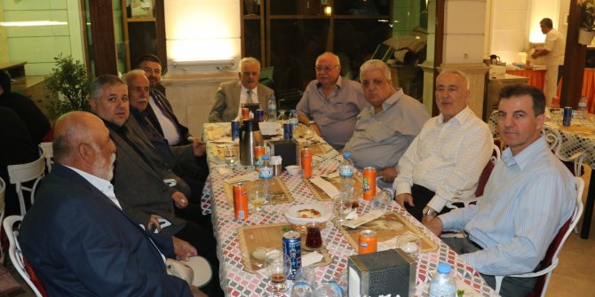 aksay-insaatin-iftar-yemeginde-yuzlerce-davetli-bir-araya-geldi.jpeg