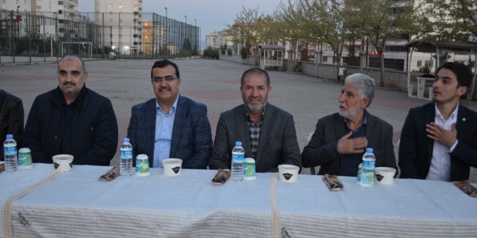 alpedo-kervan-lezzet-grubu-yonetim-kurulu-baskani-sami-kervancioglu-kervan-pastanesi-turgut-pekel-imam-hatip-ortaokulu-tarafindan-duzenlenen-iftar-programina-katildi.jpg