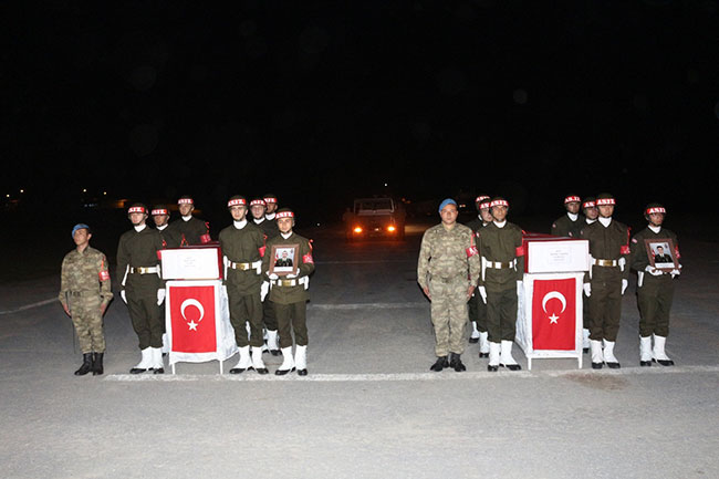 hakkari’de-sehitler-icin-toren-duzenlendi1.jpg