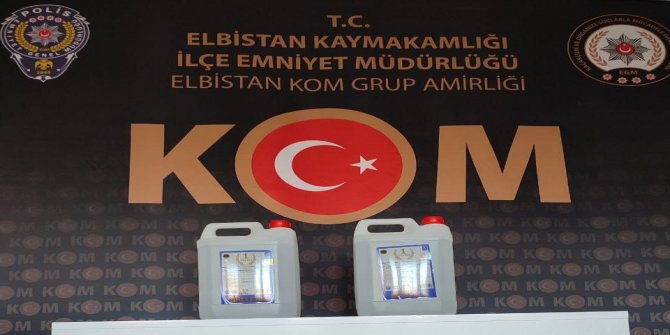 kahramanmarasin-elbistan-ilcesinde-polis-ekipleri-tarafindan-bir-otomobilde-yapilan-armada-20-litre-etil-alkol-ele-gecirildi.jpeg