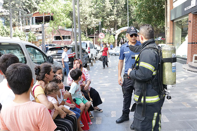 kumas-boyama-atolyesindeki-yangin-korkuttu1.jpg