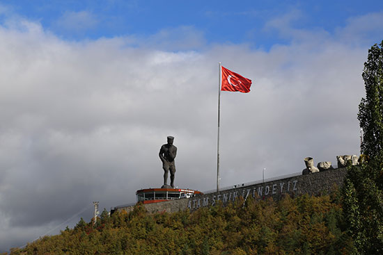 turkiyenin-en-buyuk-ataturk-heykeli-muze-oluyor.jpg