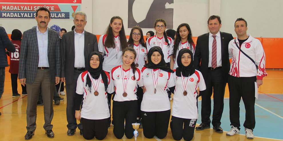 voleybol-genc-kizlar-(a)-grubu-il-birincisi-belli-oldu1.jpg